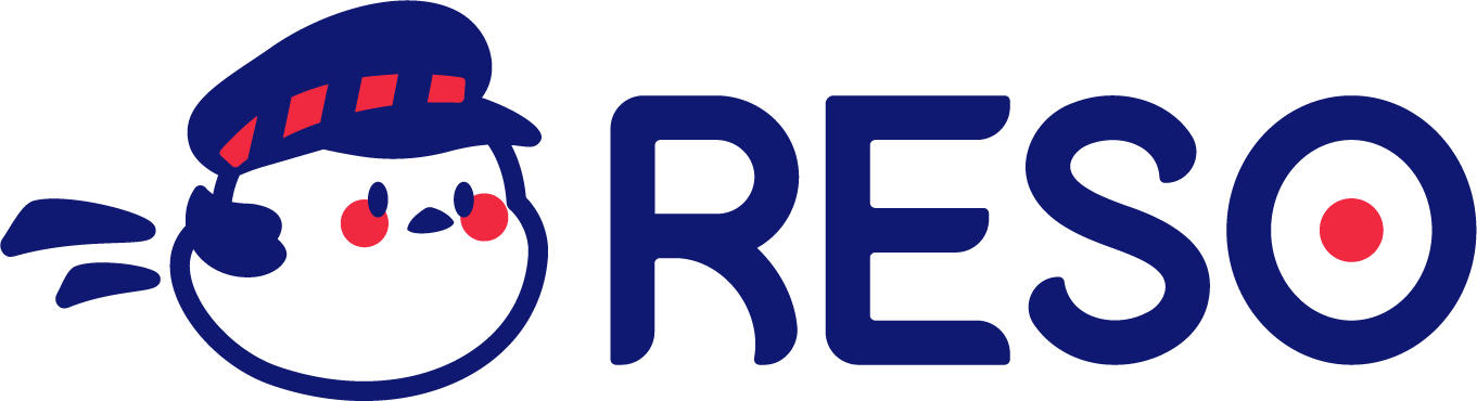 지금의 르쏘 로고: 모자를 쓴 뱁새와 둥근 RESO 글자, O 안의 빨간 점